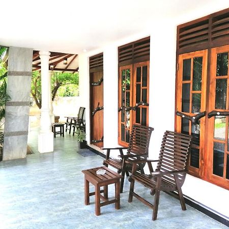 Induwara Safari Resort 达瓦拉维 外观 照片