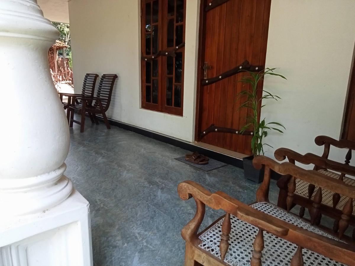 Induwara Safari Resort 达瓦拉维 外观 照片