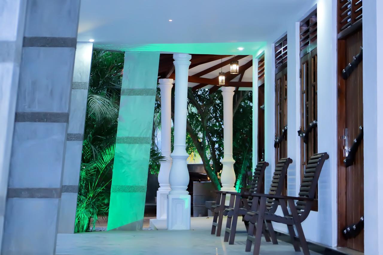 Induwara Safari Resort 达瓦拉维 外观 照片