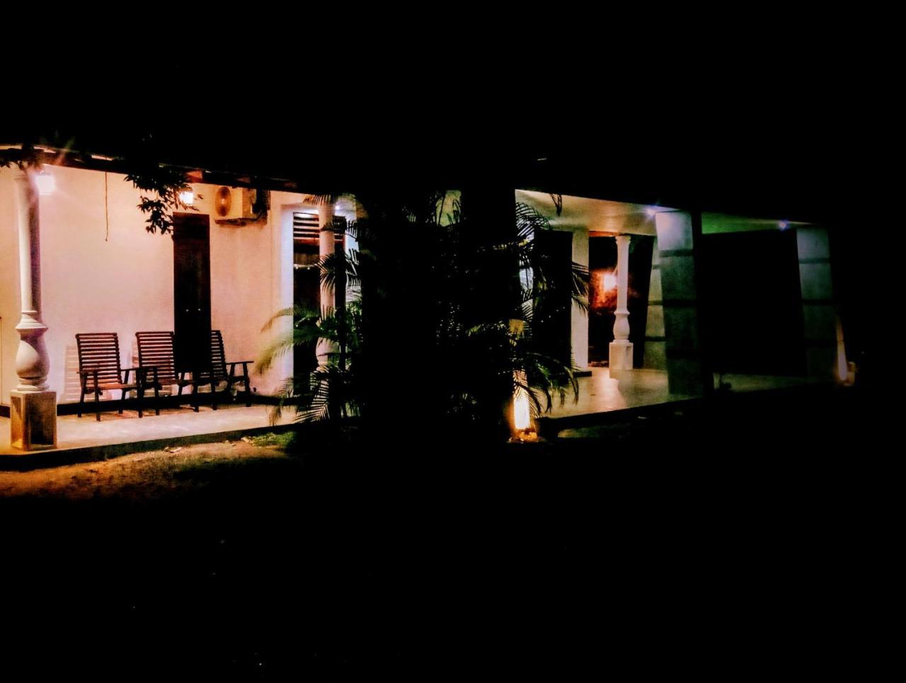 Induwara Safari Resort 达瓦拉维 外观 照片