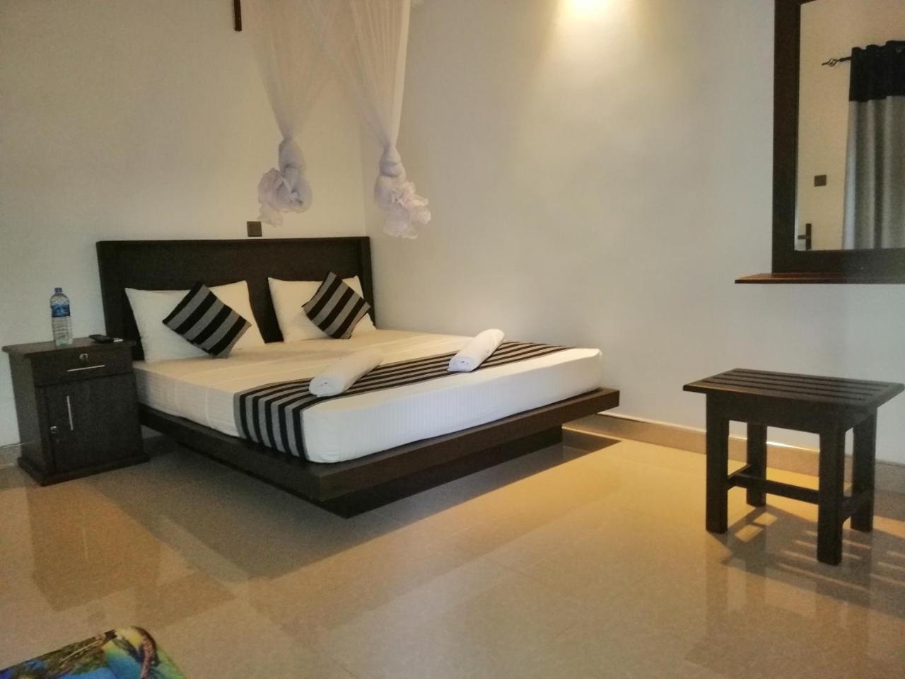 Induwara Safari Resort 达瓦拉维 外观 照片
